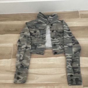 Camo cropped jacket